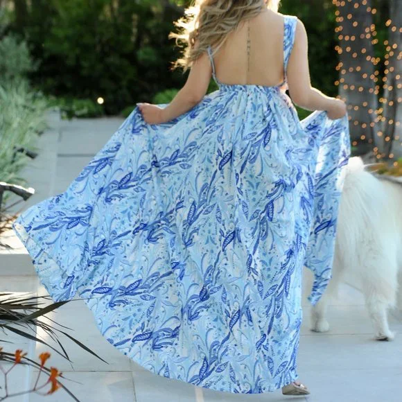 Blue & White Paisley Plunging Neckline Maxi Dress summer resort wear - Picture 5 of 7